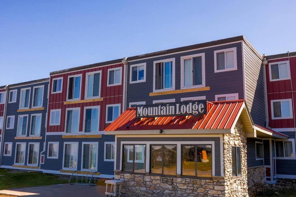 Mountain Lodge Getaway, Ski-In/Ski-Out, Heart Of The Village Snowshoe Exterior foto